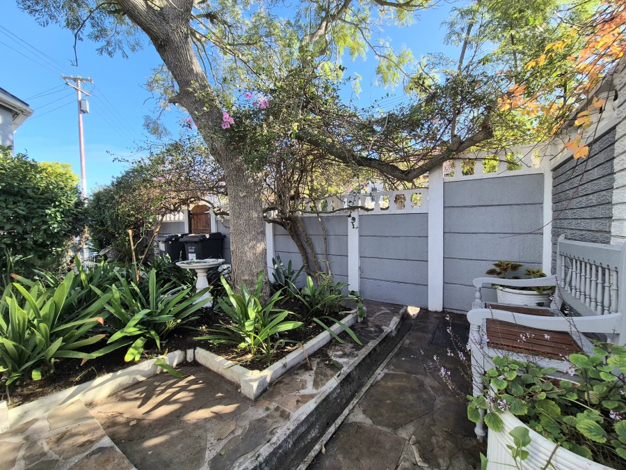 4 Bedroom Property for Sale in Wynberg Upper Western Cape